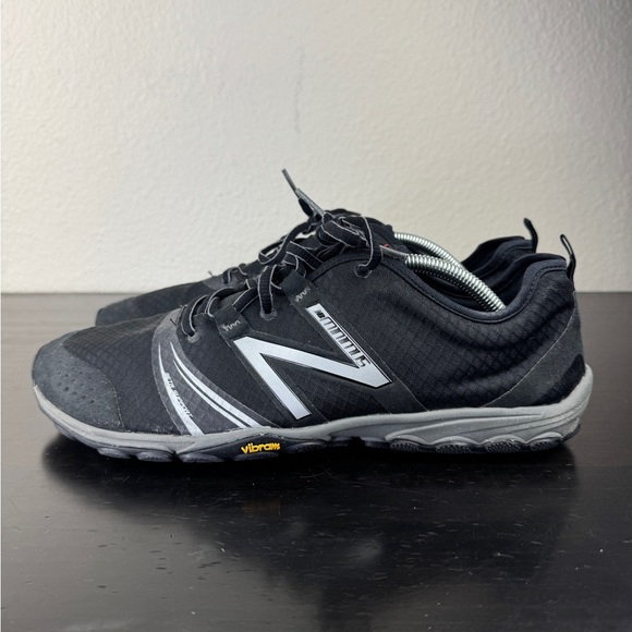Size 10 - New Balance Minimus 20 Black - Picture 1 of 7